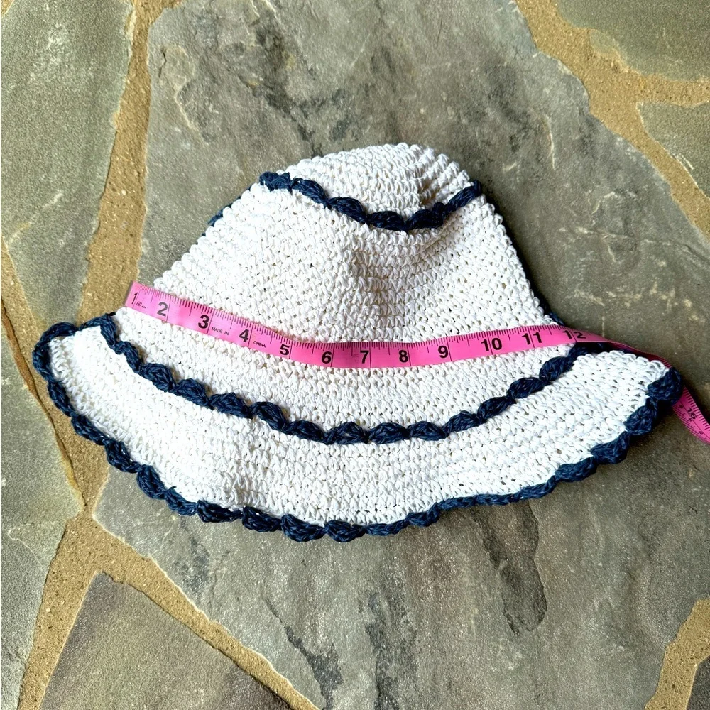 New🌟Free People -Crochet Straw Bucket-white /Blue